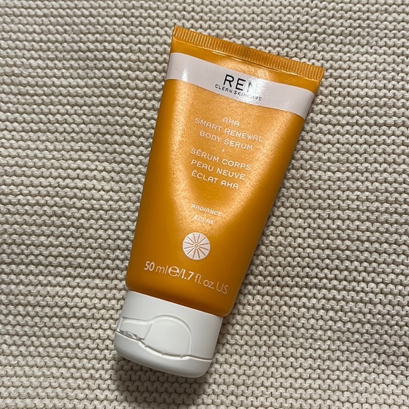 REN AHA Smart Renewal Body Serum - Picture 2 of 8